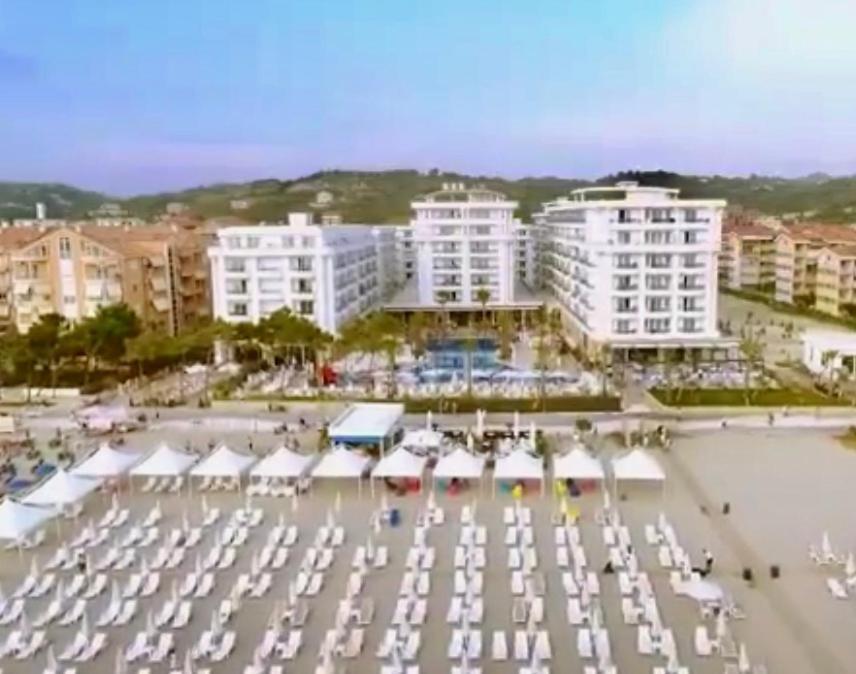 Elko Fa Golem Apartment โกเลม ภายนอก รูปภาพ
